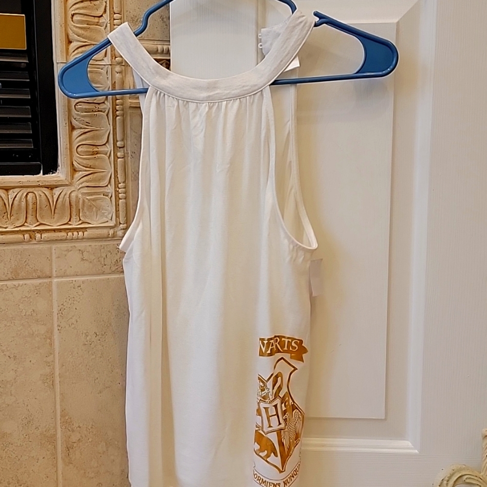 Harry Potter lovers  Hogwarts sleeveless top from Universal Studios - New w/tags